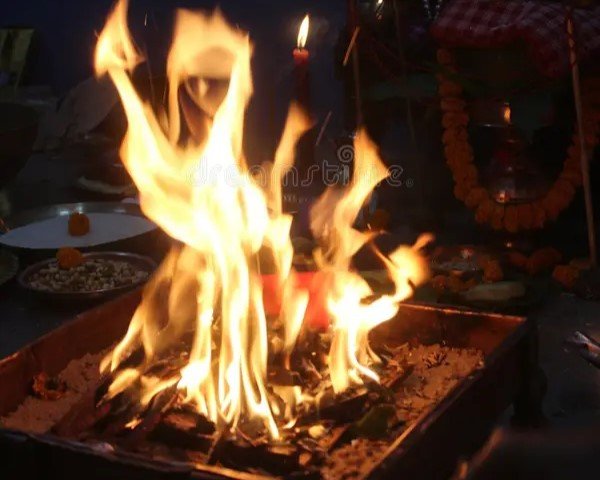 hawan-kund-indian-puja-practices-281055382